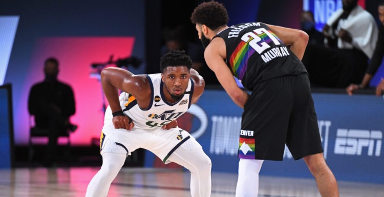 字母哥首秀惊艳！15分钟25+10+3+2+2轻取波尔津吉斯